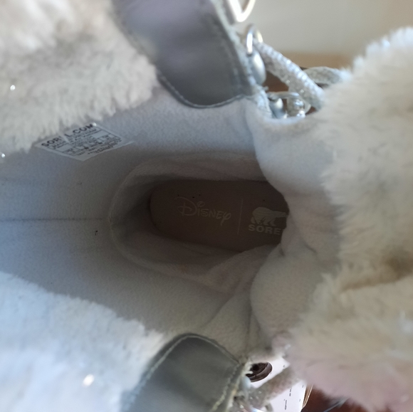 Girls Sorel Size 3 Disney Frozen II Waterproof Snow Boots - Picture 6 of 9
